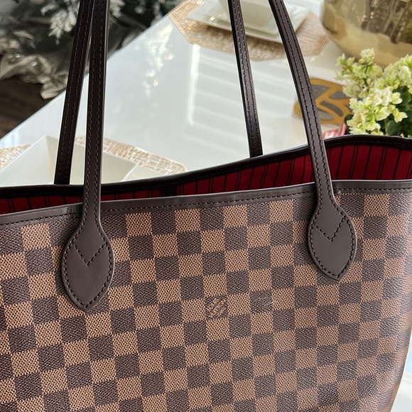 Louis Vuitton MM Neverfull - Picture 11 of 11